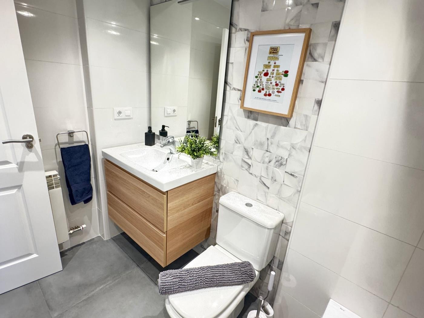 PRECIOSOS APARTAMENTOS RIOJALAND EN LARDERO in Lardero