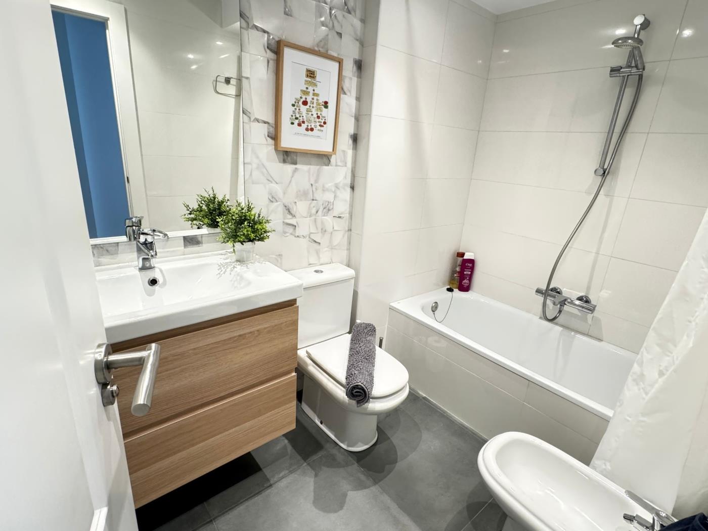 PRECIOSOS APARTAMENTOS RIOJALAND EN LARDERO en Lardero