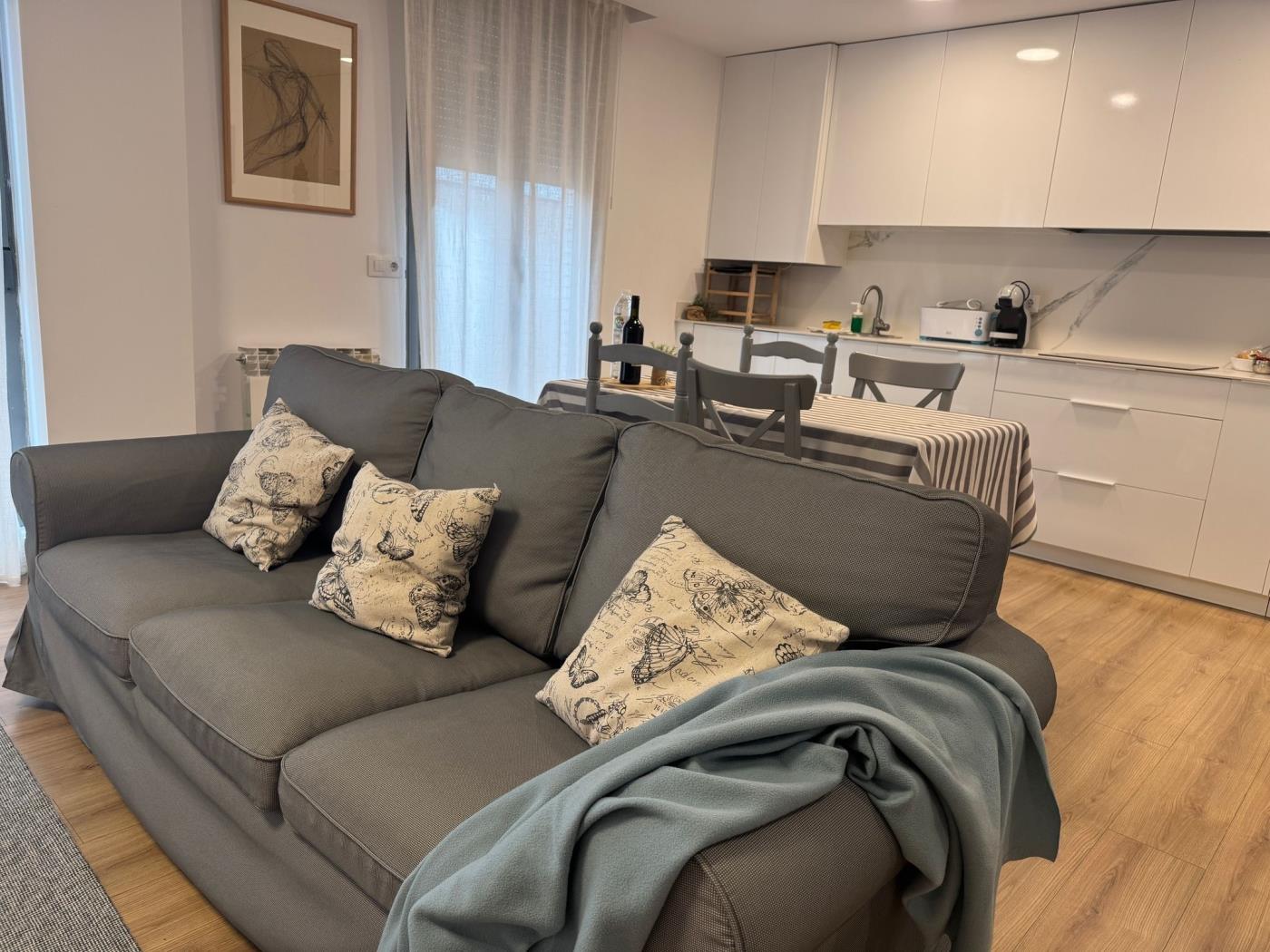 PRECIOSOS APARTAMENTOS RIOJALAND EN LARDERO en Lardero