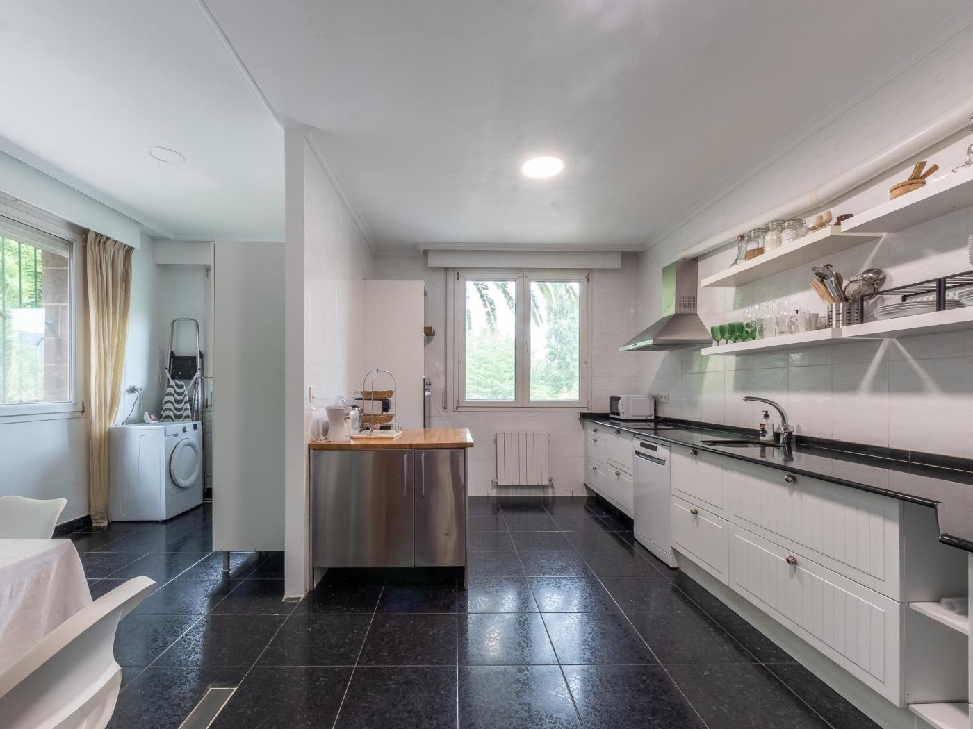 Aston | Isla Bekoa – Relax con vistas a Urdaibai in Gautegiz Arteaga