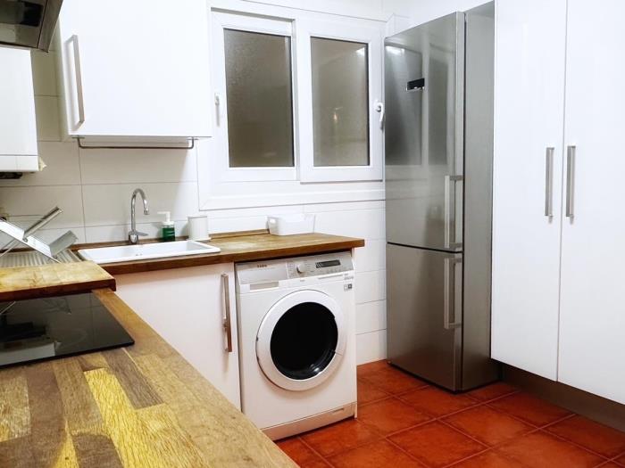 Quiet with Wifi and close to the subway in Bilbao