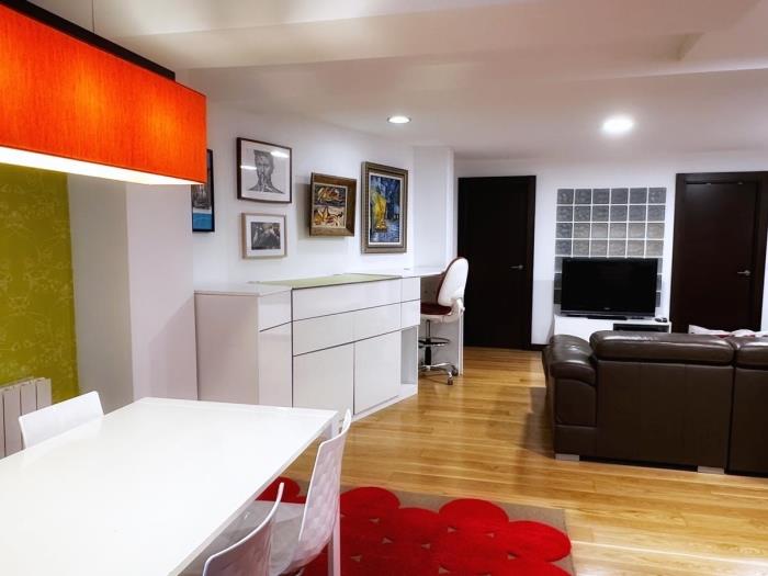 Quiet with Wifi and close to the subway in Bilbao