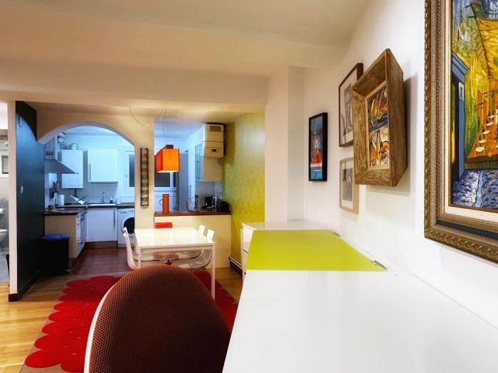 Quiet with Wifi and close to the subway in Bilbao